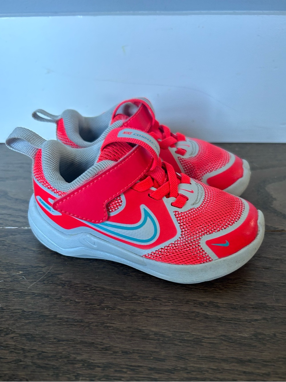 Nike Size 6 Toddler Boy's Cosmic Runners Running Shoes